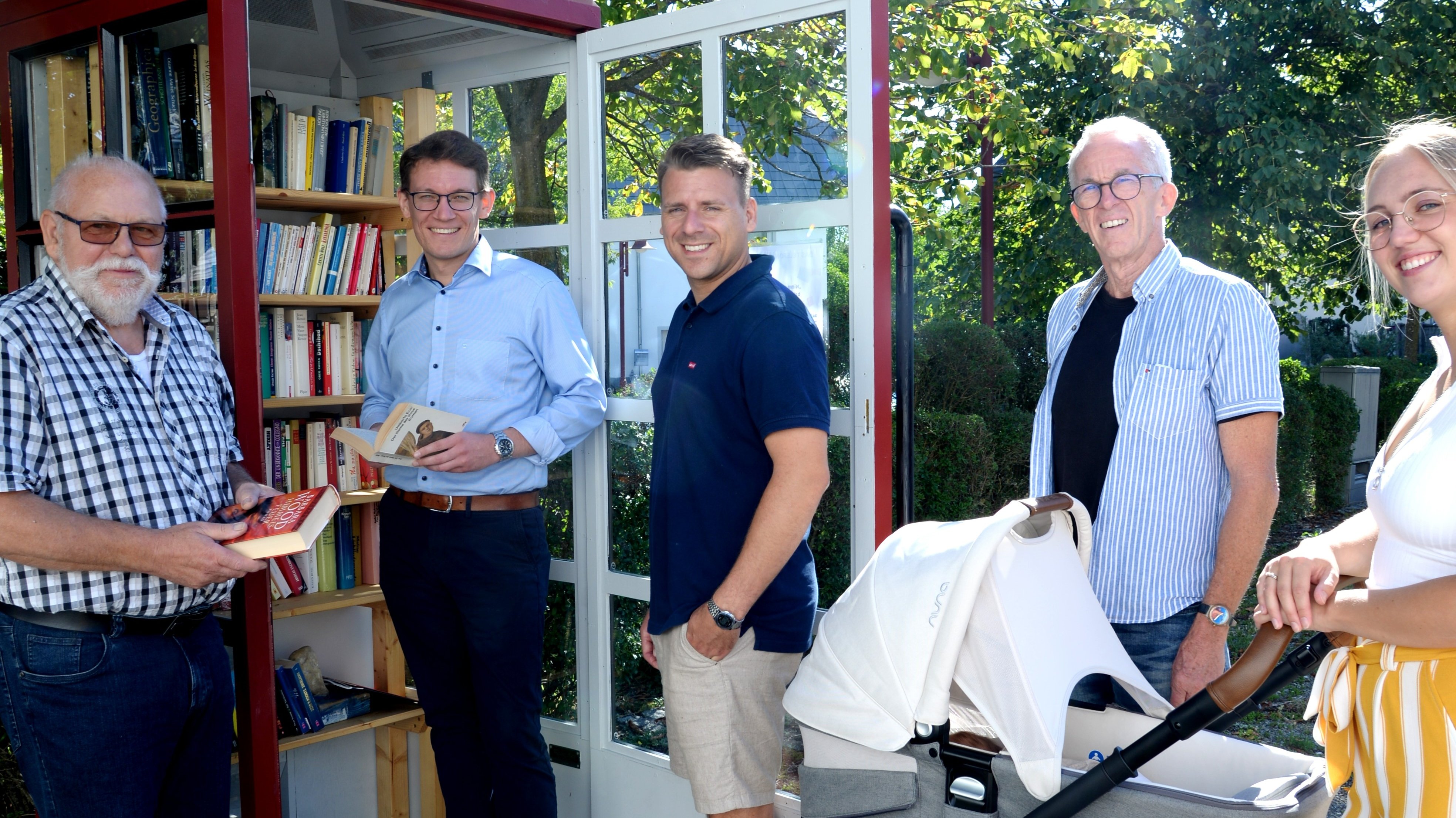Das Telefon-Buch, eine neue Aktion des Kulturvereins Alte Kirche, steht bereit für die Bewohnerinnen und Bewohner der Gemeinde Volkertshausen.